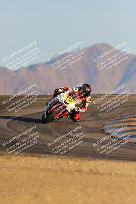 media/Dec-16-2023-CVMA (Sat) [[bb38a358a2]]/Race 13 Amateur Supersport Middleweight/